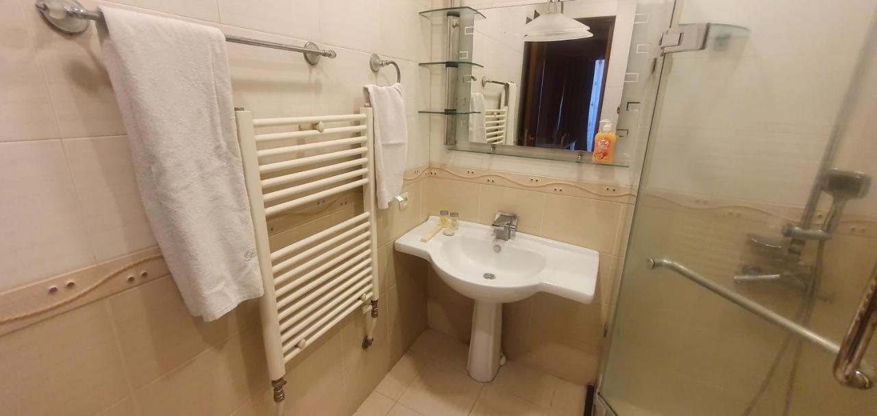 Guest House 耶烈万 外观 照片