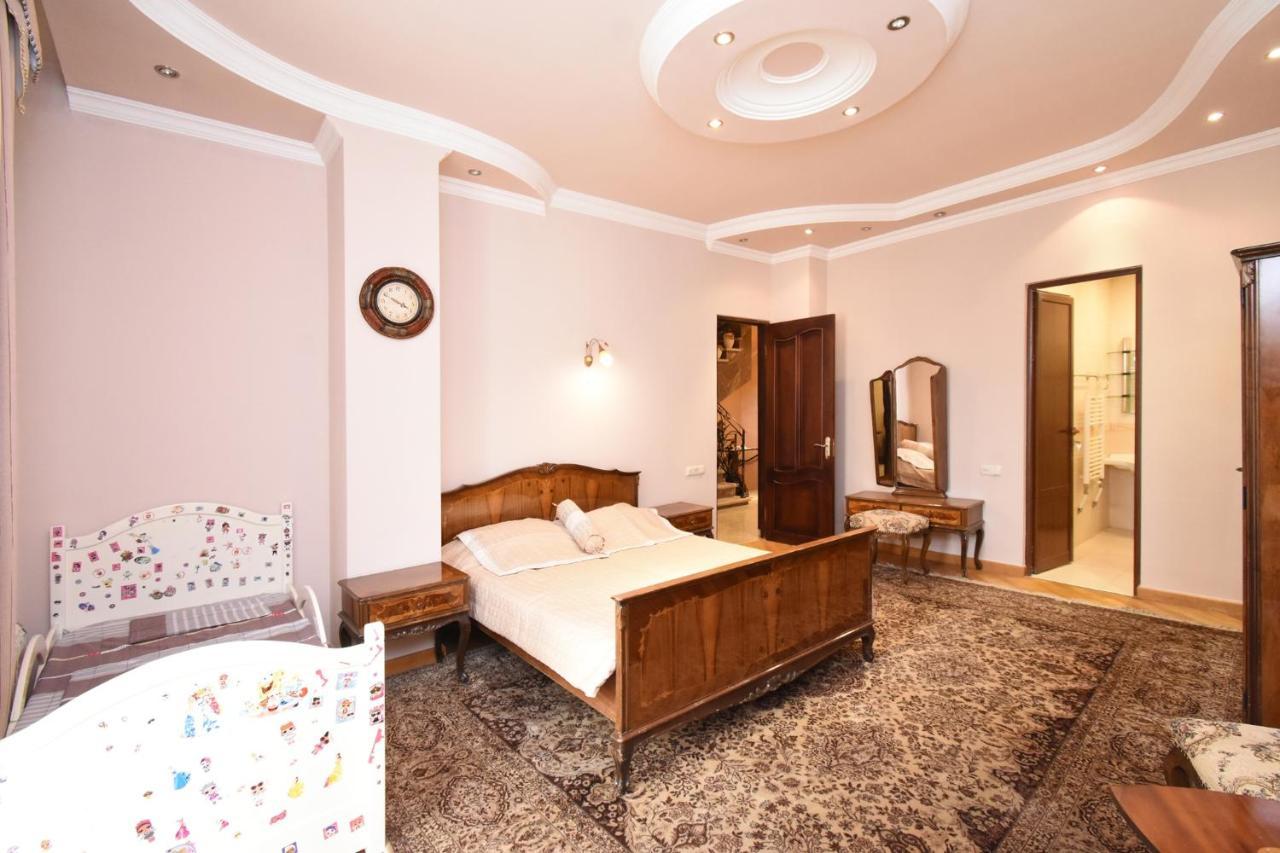 Guest House 耶烈万 外观 照片