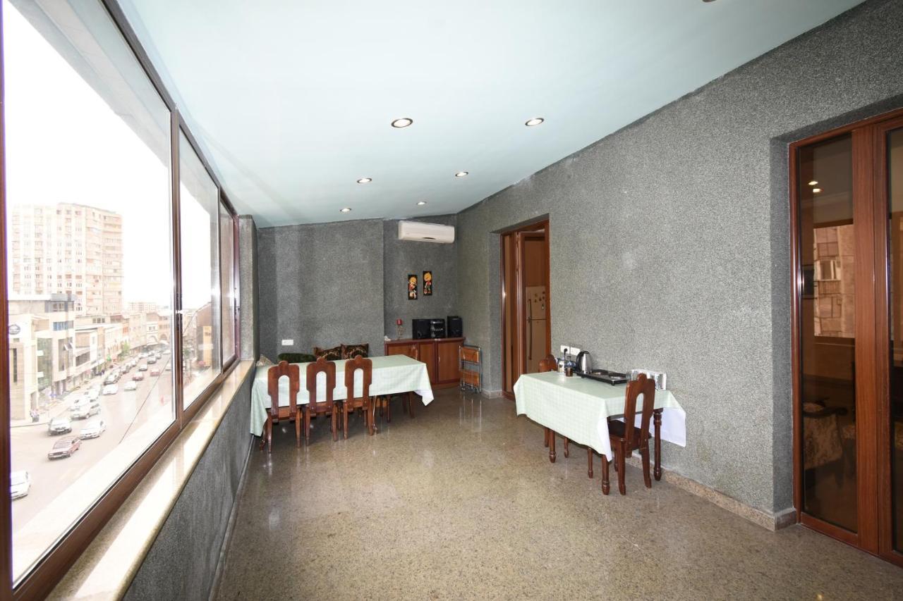 Guest House 耶烈万 外观 照片