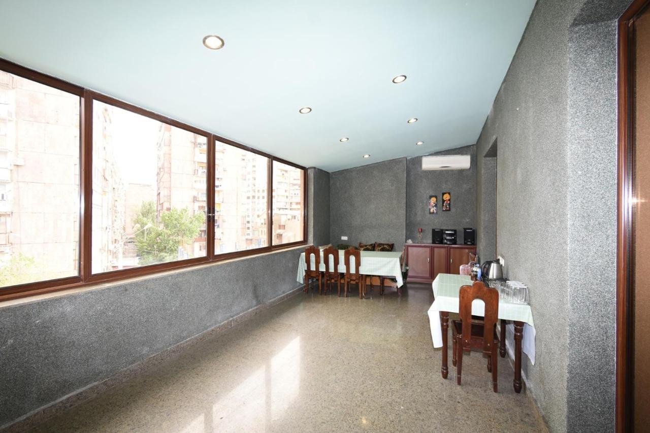 Guest House 耶烈万 外观 照片